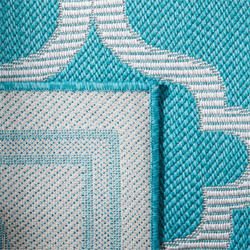 Safavieh Bermuda 4' x 6' Rug in Light Blue and Ivory