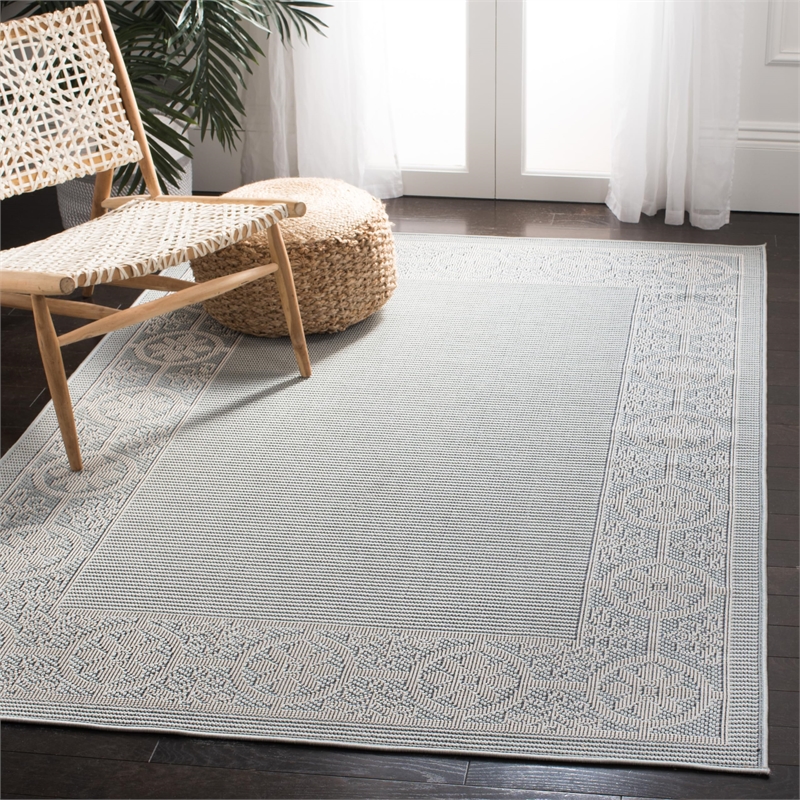 Safavieh Bermuda 4' x 6' Rug in Light Blue and Ivory