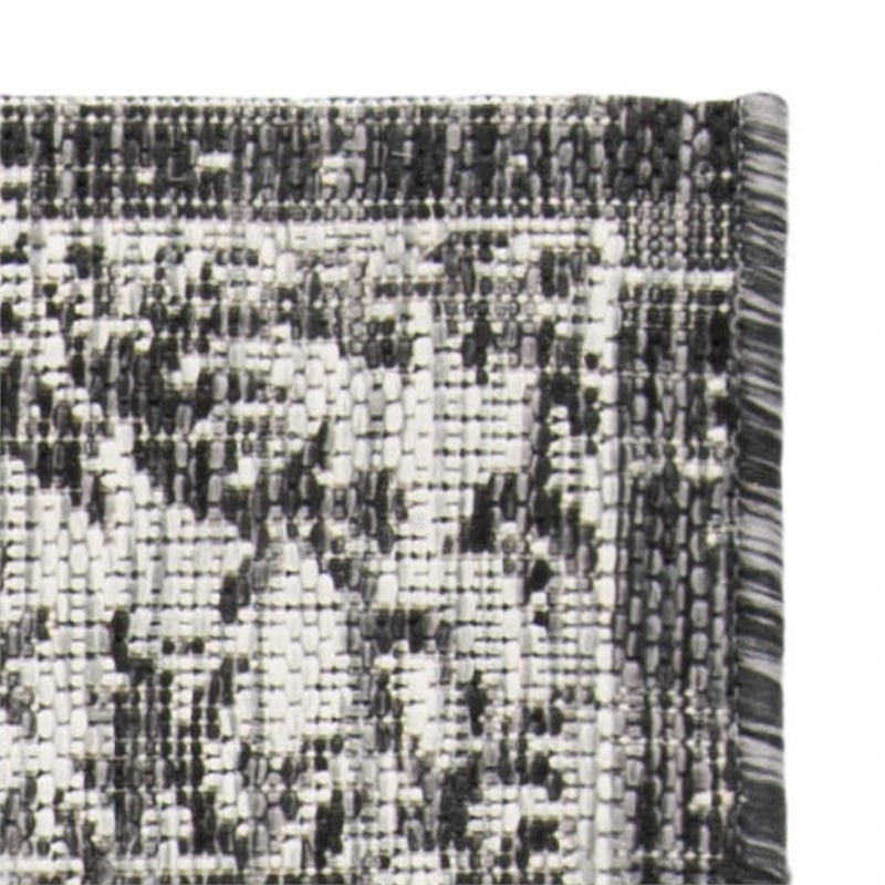 Safavieh Courtyard 4' x 5'7