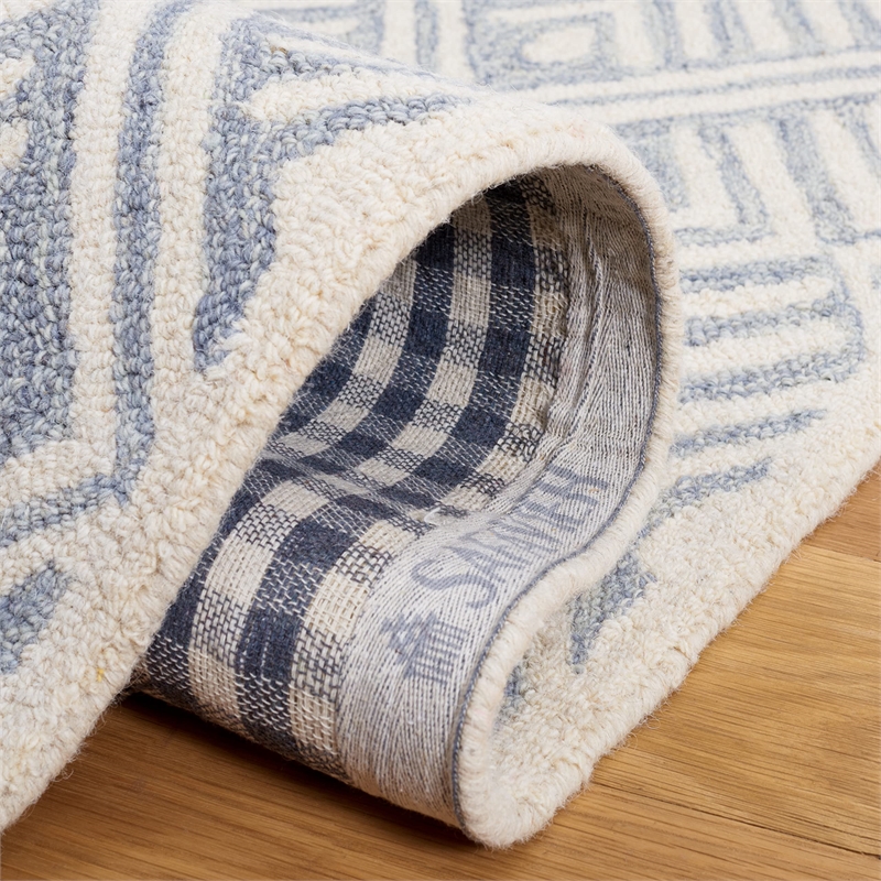 Safavieh Micro-Loop 4' x 6' Hand Tufted Wool Rug in Gray and Ivory