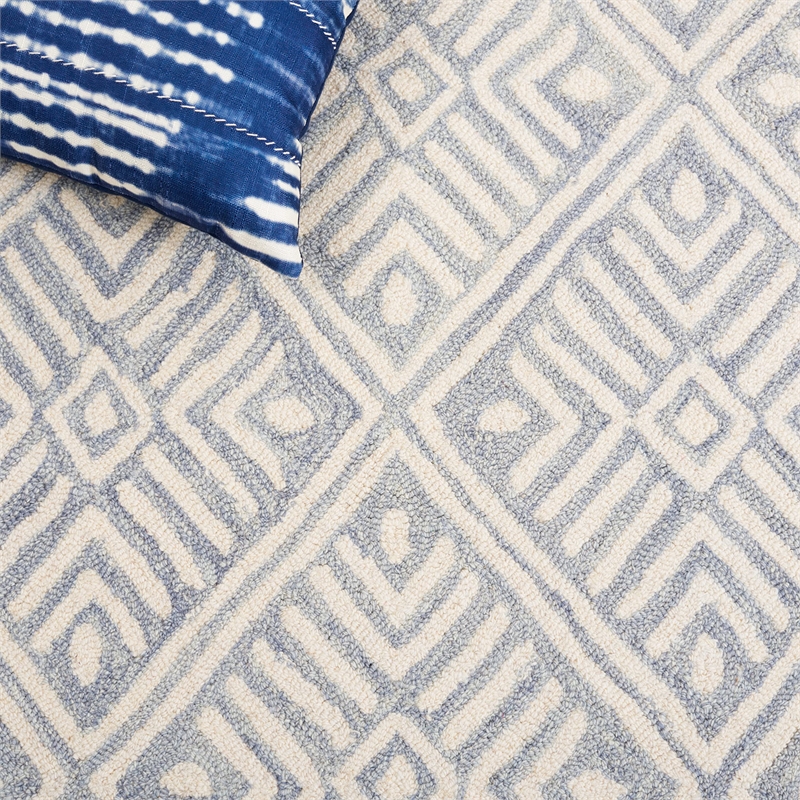 Safavieh Micro-Loop 4' x 6' Hand Tufted Wool Rug in Gray and Ivory