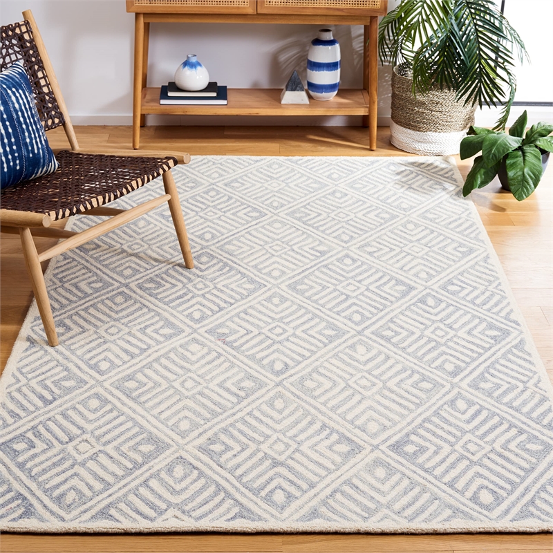 Safavieh Micro-Loop 5' x 8' Hand Tufted Wool Rug in Gray and Ivory