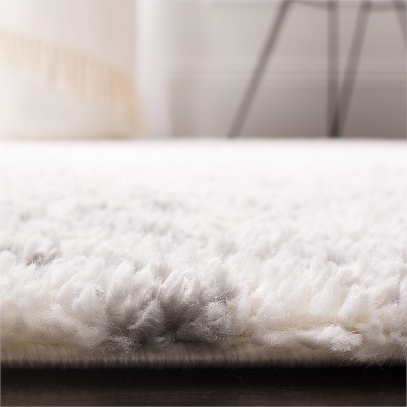Safavieh Parma 4' x 6' Shag Rug in Cream and Gray