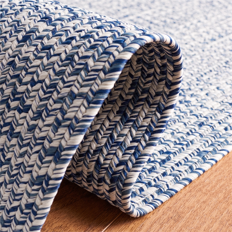 Safavieh Braided 3' X 3' Round Hand Woven Rug in Navy / Ivory