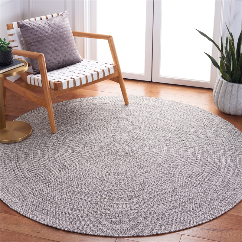 Safavieh Braided 4' X 4' Round Hand Woven Rug in Gray / Ivory