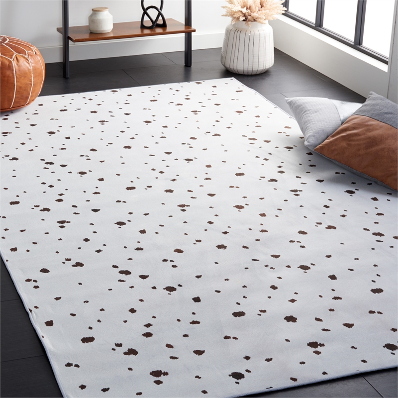 Safavieh Faux Hide 8'-0