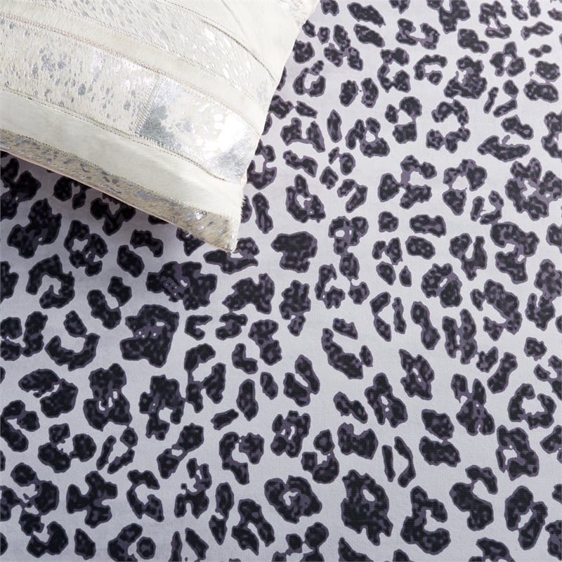 Safavieh Faux Hide 6'-0