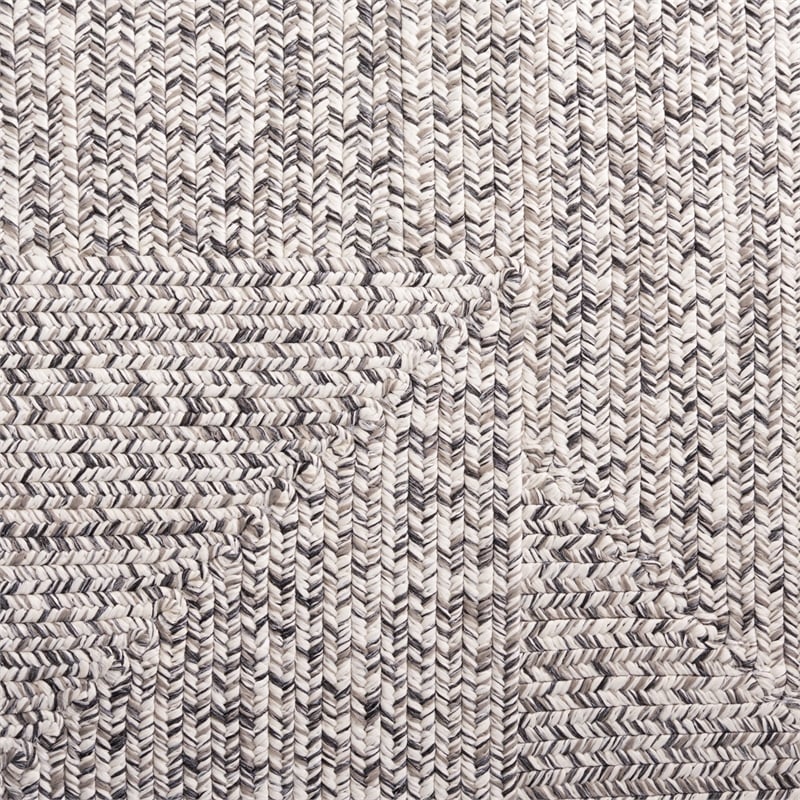 Safavieh Braided 9' X 12' Oval Hand Woven Rug in Gray / Ivory