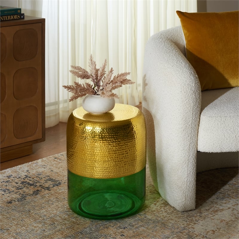 Safavieh Saanvi Round Aluminum Accent Table in Gold / Green