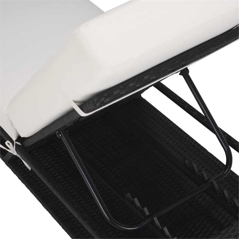 Safavieh Vale Steel and Polyester Lounger in Black / White