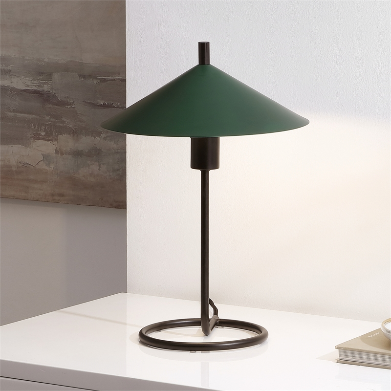 Safavieh Khlo Iron Table Lamp in Green / Black