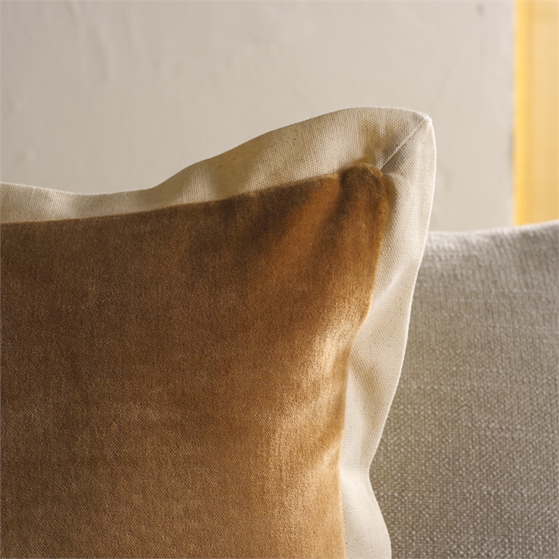 Safavieh Jordy Cotton Pillow in Camel / Natural