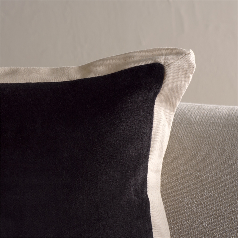 Safavieh Jordy Cotton Pillow in Black / Natural