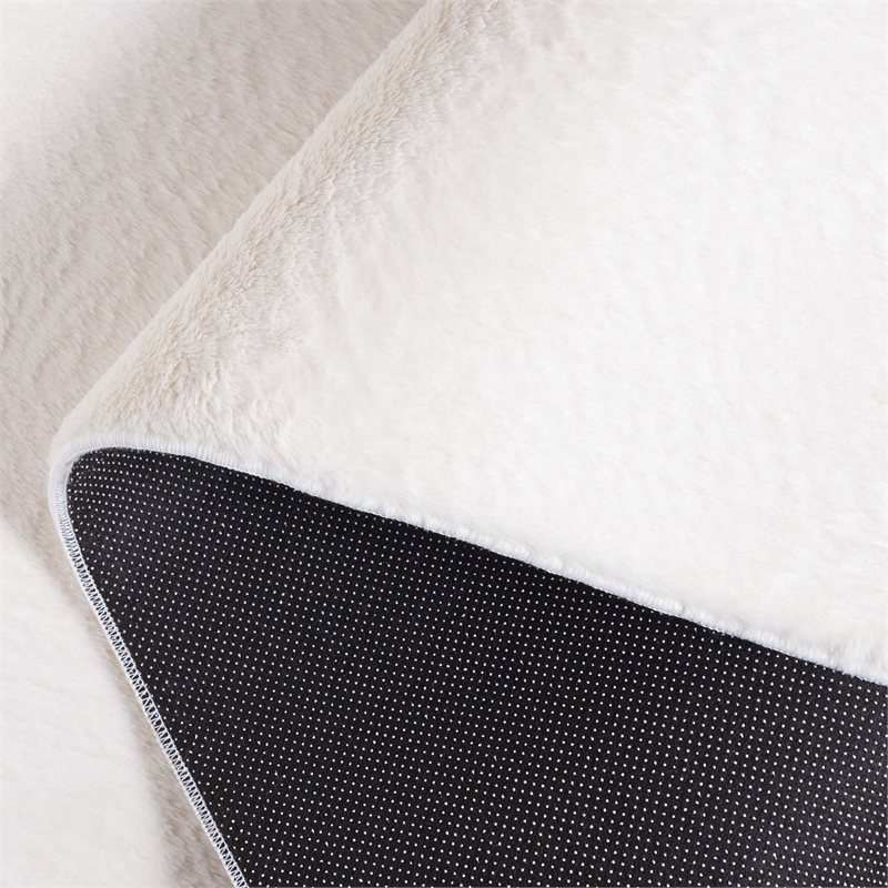 Safavieh Faux Rabbit Fur 4'-0