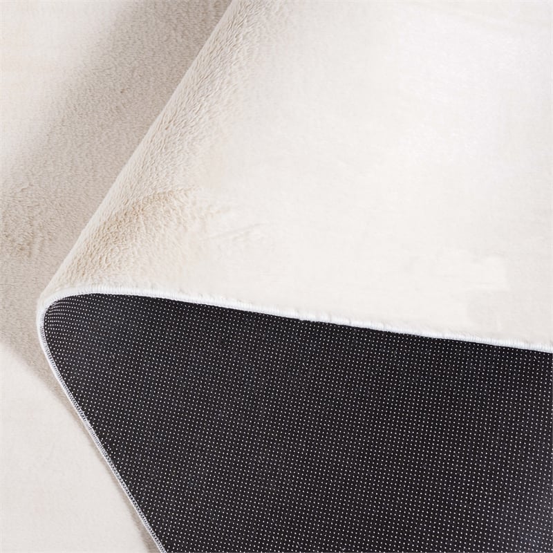 Safavieh Faux Rabbit Fur 5'-0