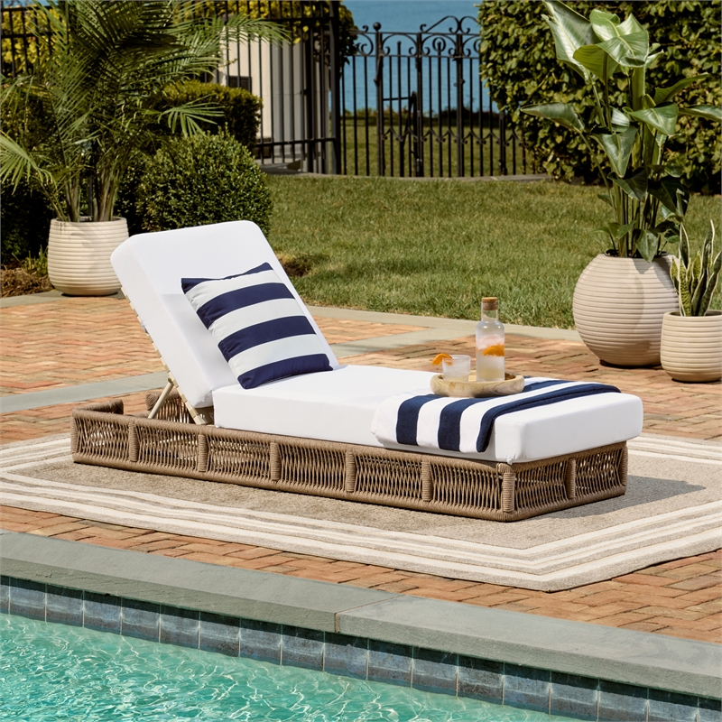 Safavieh Gillian Steel and Polyester Sunlounger in Natural / White