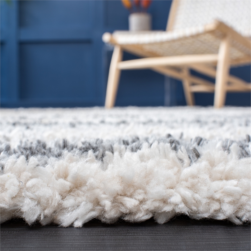 Safavieh Fontana Shag  800 2'-3