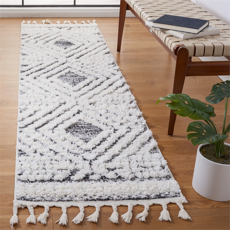 Safavieh Moroccan Tassel Shag2'-3