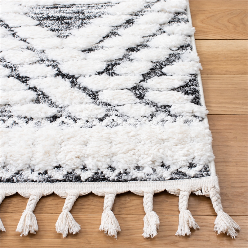 Safavieh Moroccan Tassel Shag2'-3