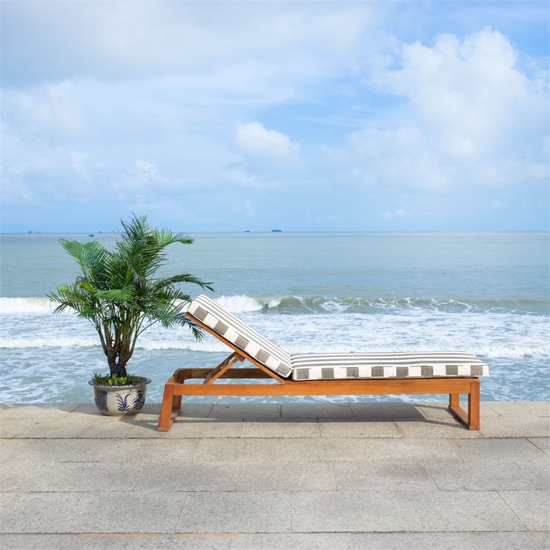 Safavieh Solano Wood Sunlounger in Natural / Gray