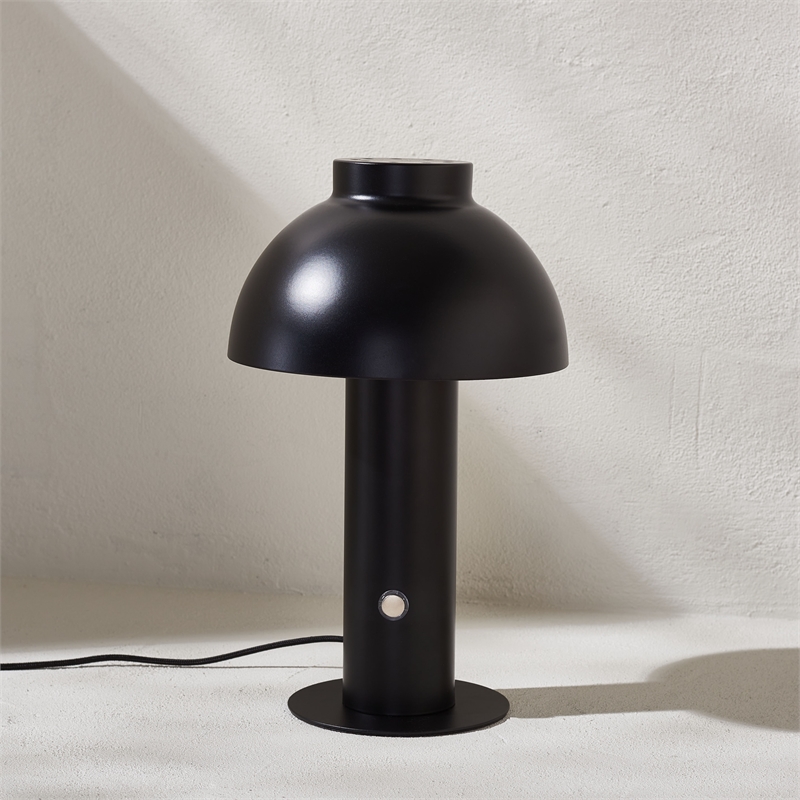 Safavieh Niara Iron Rechargeable Led Table in Black