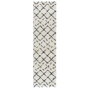 Safavieh Arizona Shag 2'-3&quot x 8'-0&quot Polypropylene Power Loomed Rug inIvory/Black