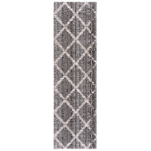 Safavieh Everett Shag 2'-3&quot x 8'-0&quot Polypropylene Power Loomed Rug in Gray/Ivory
