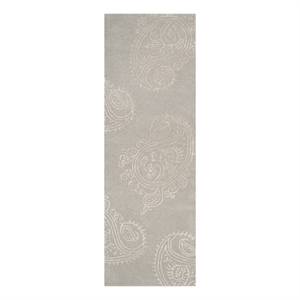 Safavieh Bella 2'-3&quot x 7'-0&quot Wool Hand Tufted Rug in Silver / Beige