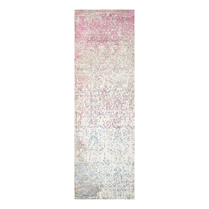 Safavieh Expression 2'-6&quot x 8'-0&quot Hand Tufted Rug in Ivory / Blue