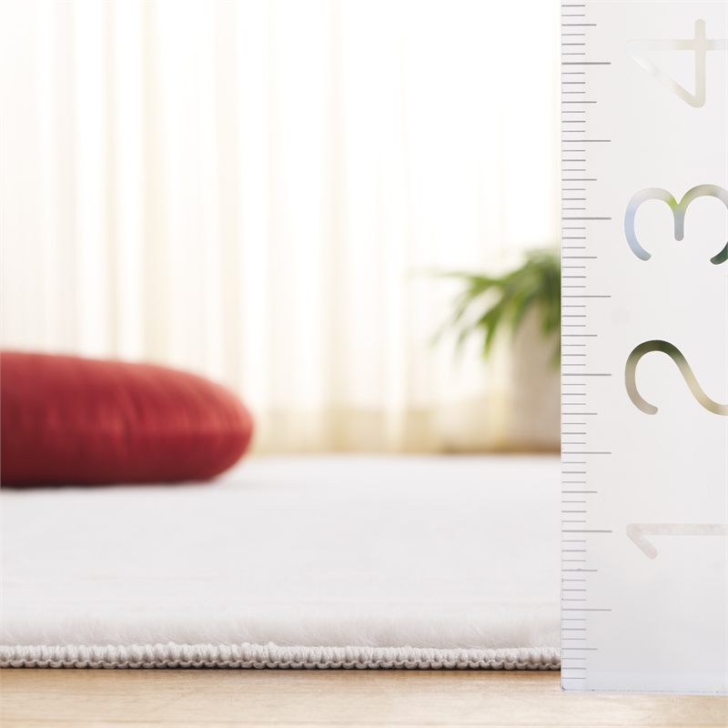 Safavieh Faux Rabbit Fur 800 4'-0