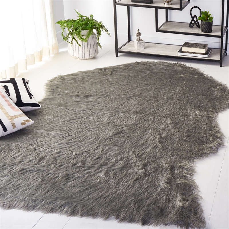 Safavieh Faux Sheep Skin 5'-0