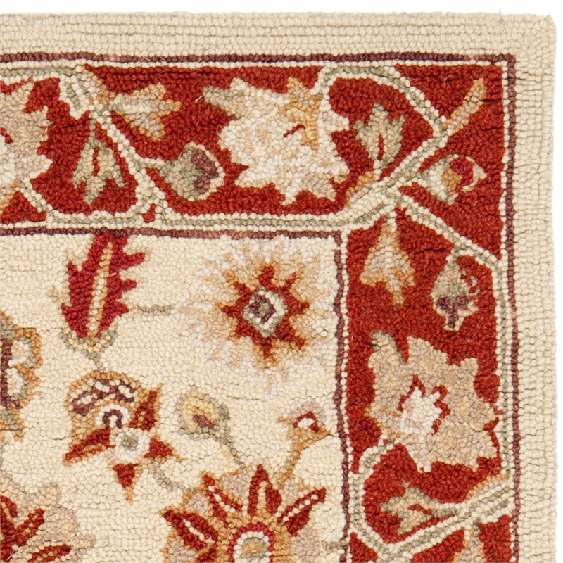 Safavieh Chelsea 2'-6