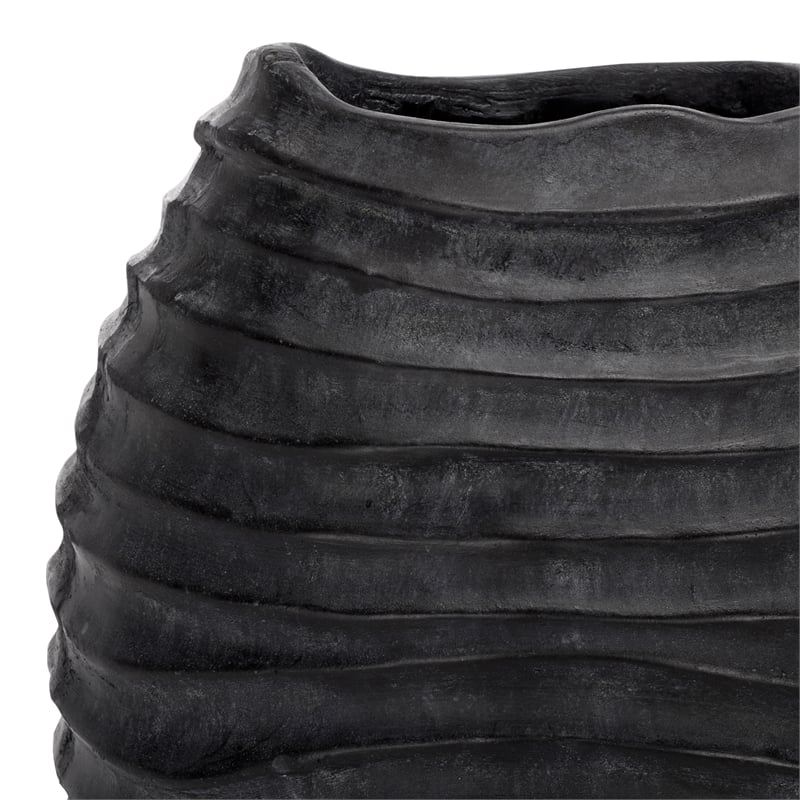 Safavieh Damian Planter Pot  in Black