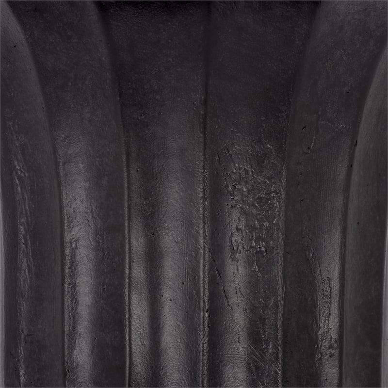 Safavieh Durham Planter Pot  in Black