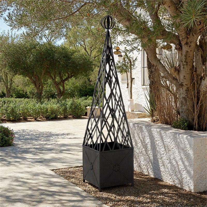 Safavieh Caledonia Iron Trellis Planter in Black