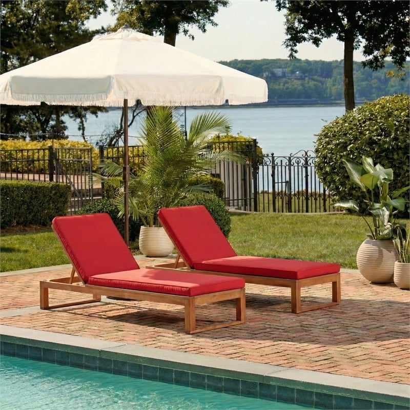 Safavieh Solano Wood and Fabric Sunlounger in Natural / Red