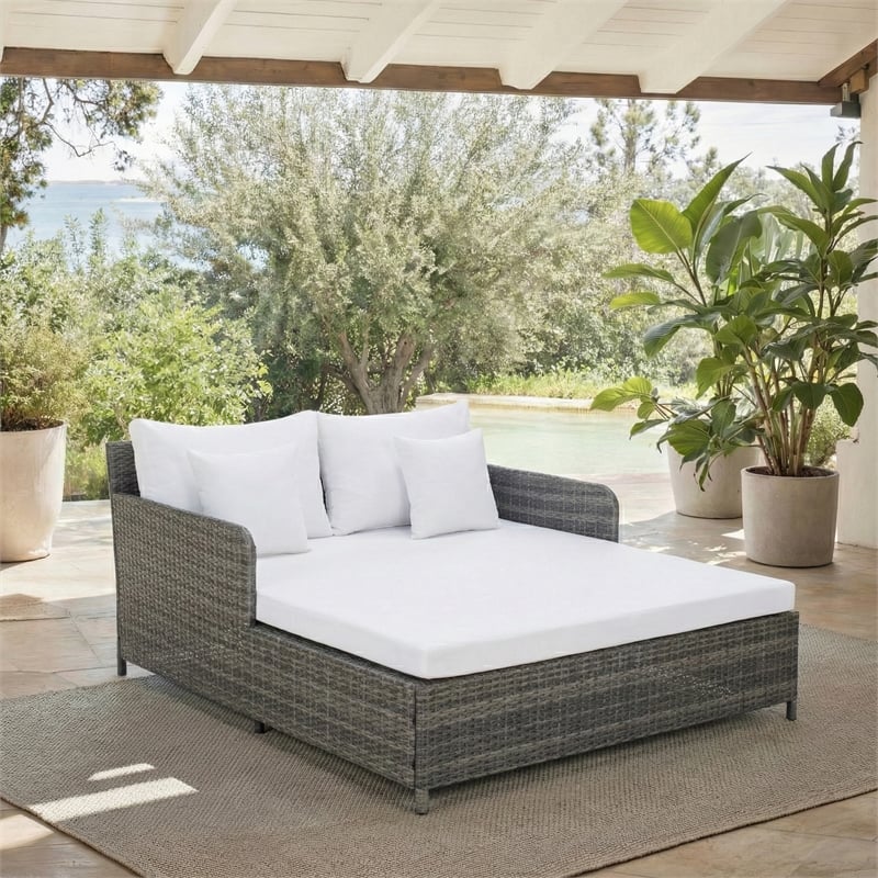 Safavieh Cadeo Wicker and Rattan Daybed in Gray / Brown / White