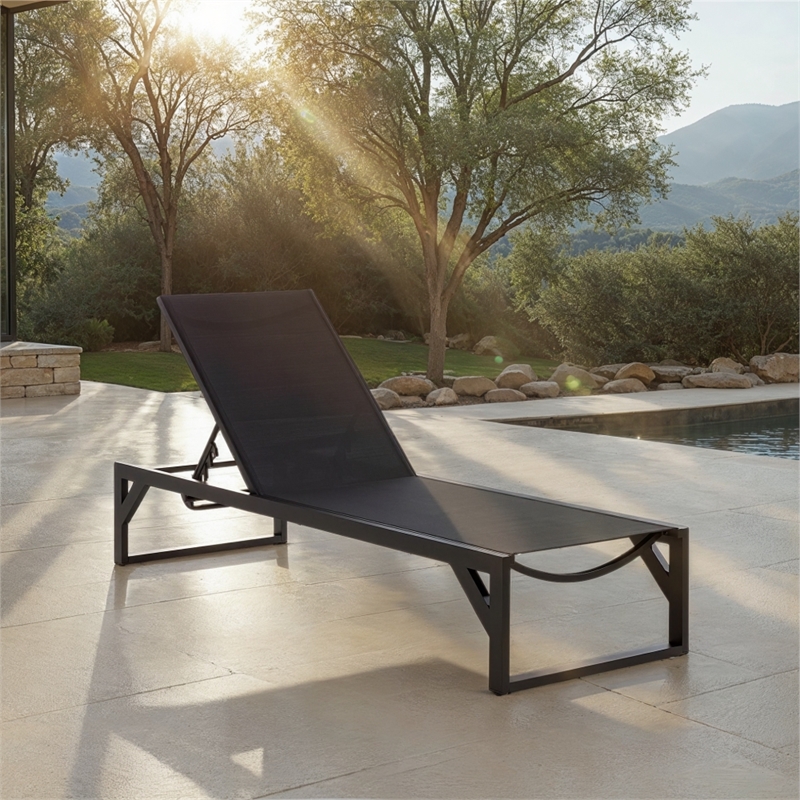 Safavieh Jordan Aluminum Lounger in Black / Black