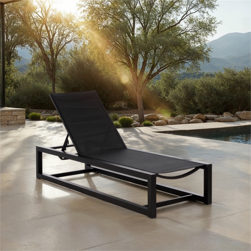 Safavieh Logan Aluminum Lounger in Black / Black