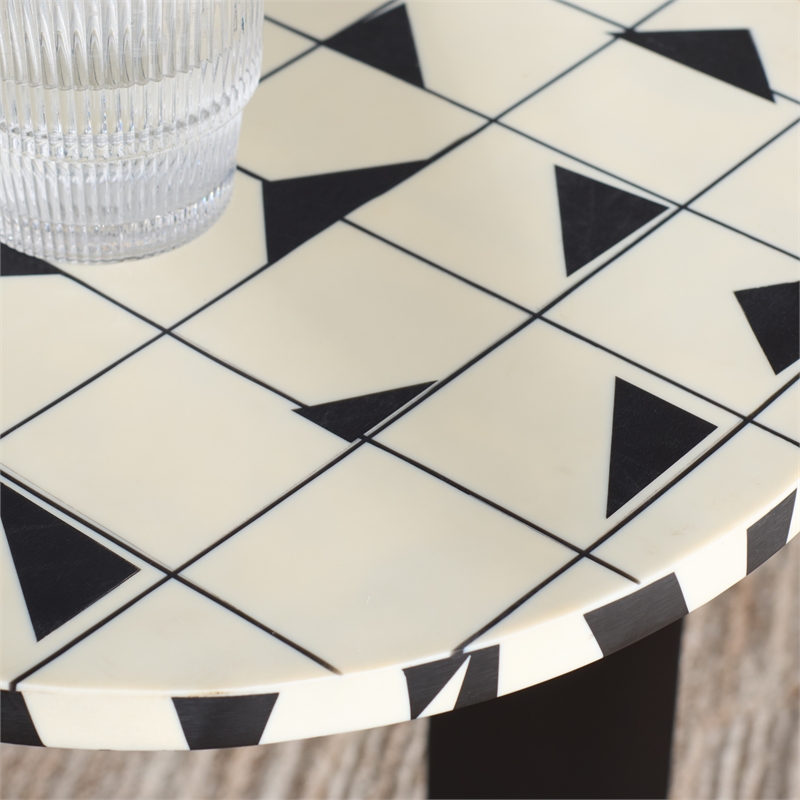 Safavieh Tomlinson Resin Top and Wood Accent Table in Black / White