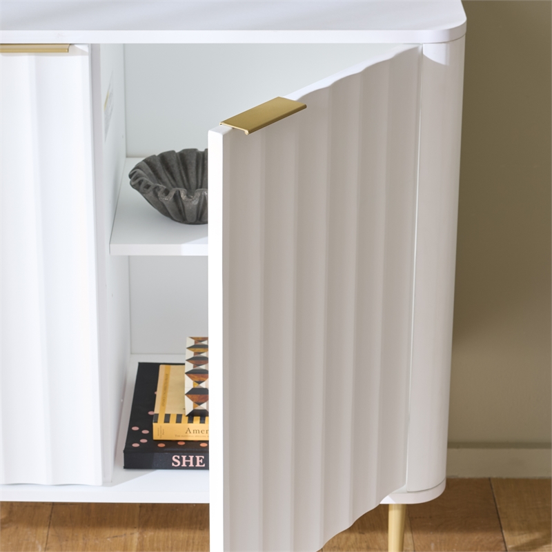 Safavieh Hilsa 2 Door Compact Wood Sideboard/Media in White / Gold