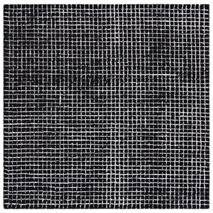 Safavieh Abstract 6'-0&quot x 6'-0&quot Polyester Hand Tufted Rug in Ivory / Black