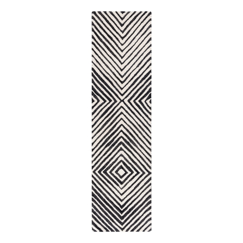 Safavieh Ebony 2'-3