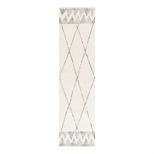 Safavieh Kenya 2'-3&quot x 9'-0&quot Wool  Hand Tufted Rug in Ivory / Black
