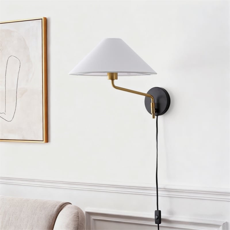 Safavieh Marni Wall Iron Sconce in Brass / Black