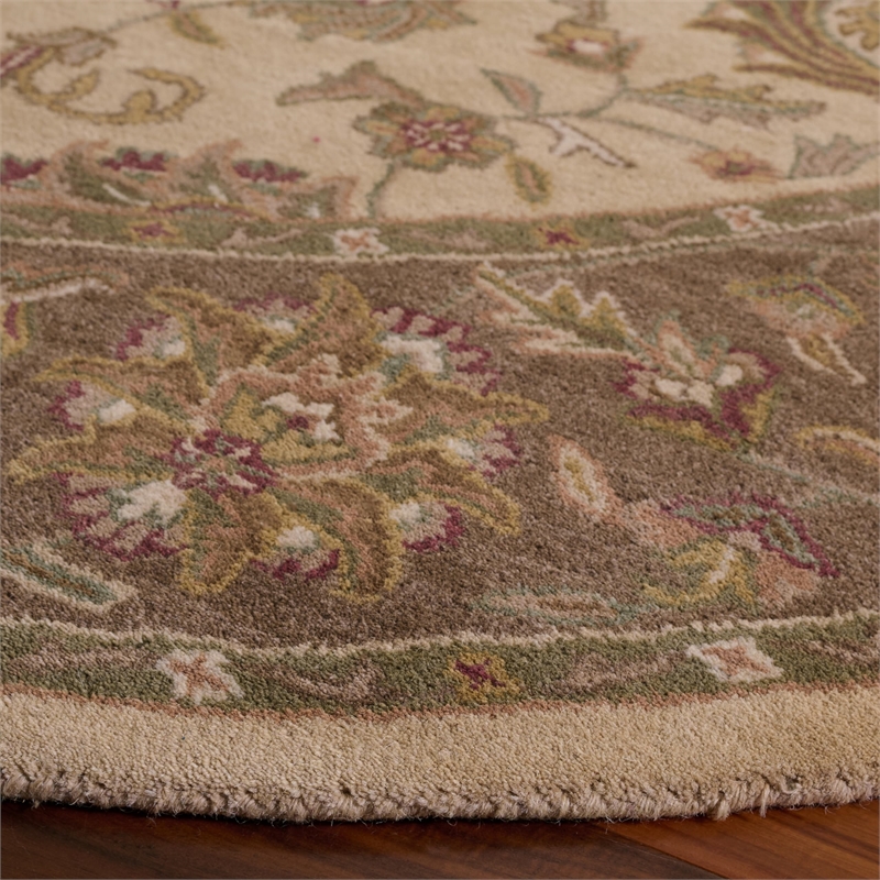 Safavieh Heritage Oval Rug in Ivory / Brown