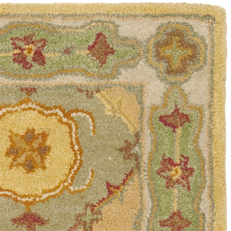 Safavieh Heritage Accent Rug in Multi / Ivory