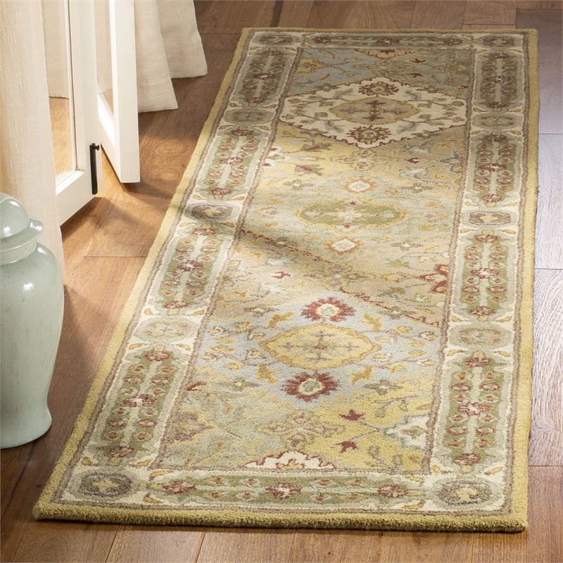 Safavieh Heritage Runner Rug in Multi / Ivory