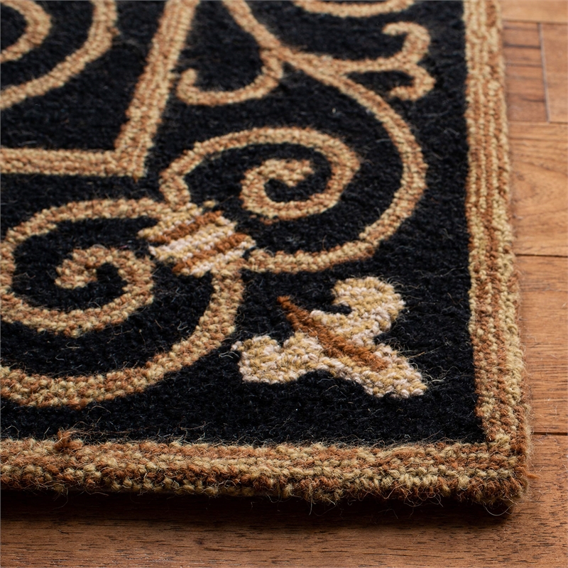 Safavieh Chelsea Half Moon Rug in Black