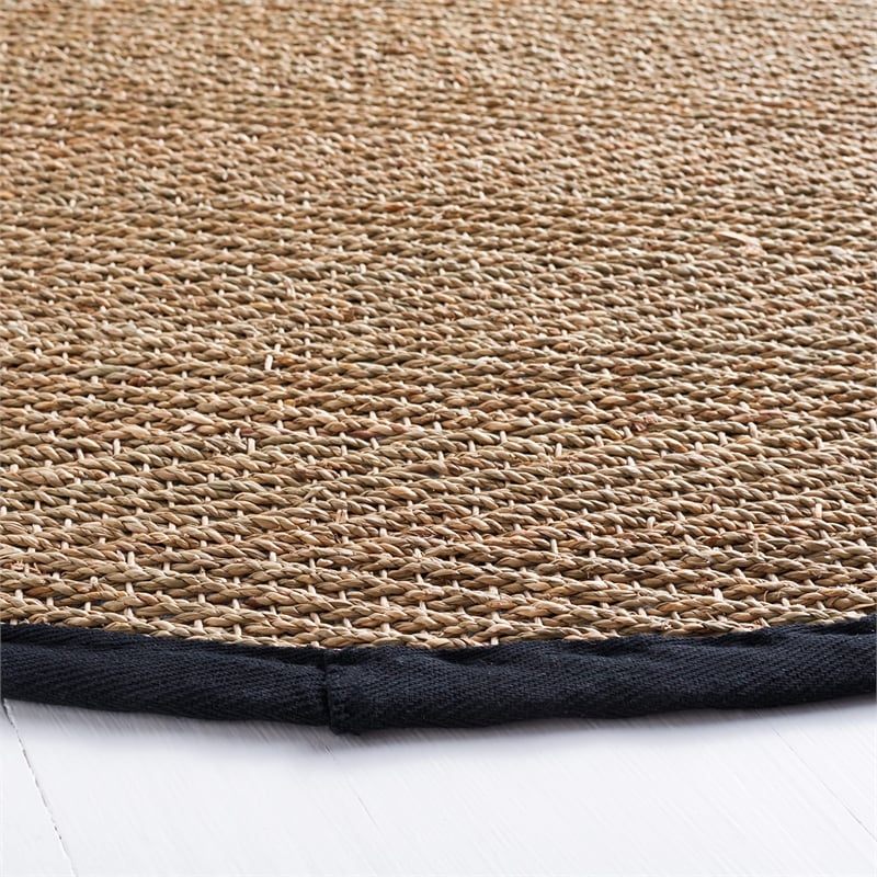 Safavieh Natural Fiber Round Rug in Natural / Black